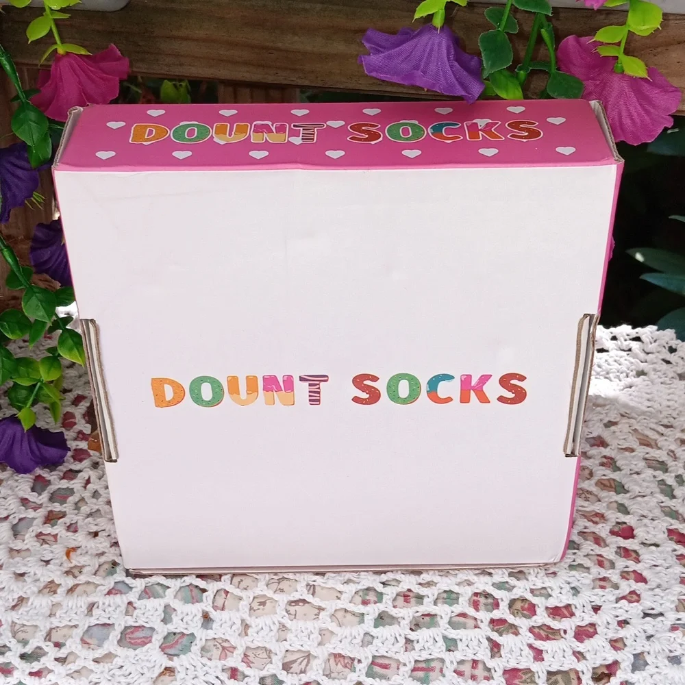 🆕️LAST BOX🍩DONUT NOVELTY COLORFUL UNIQUE SOCKS/ SET OF 4 IN BAKERY BOX